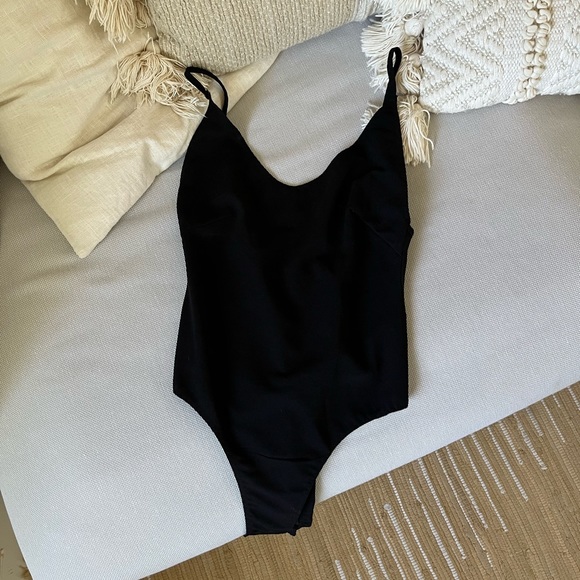 Princess Polly Bodysuit - Picture 1 of 3